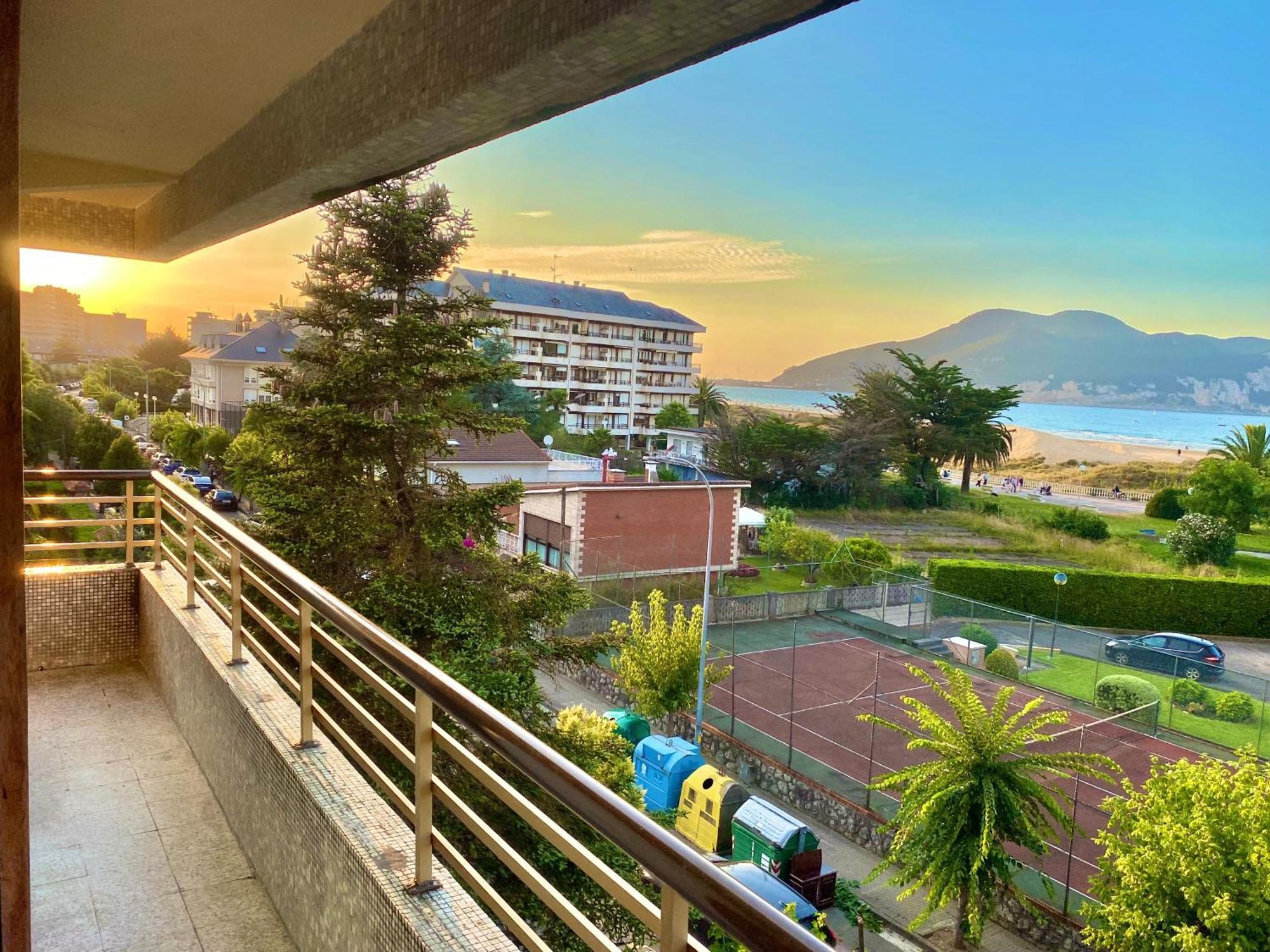 Apartment Laredo Sea Beach Стая снимка